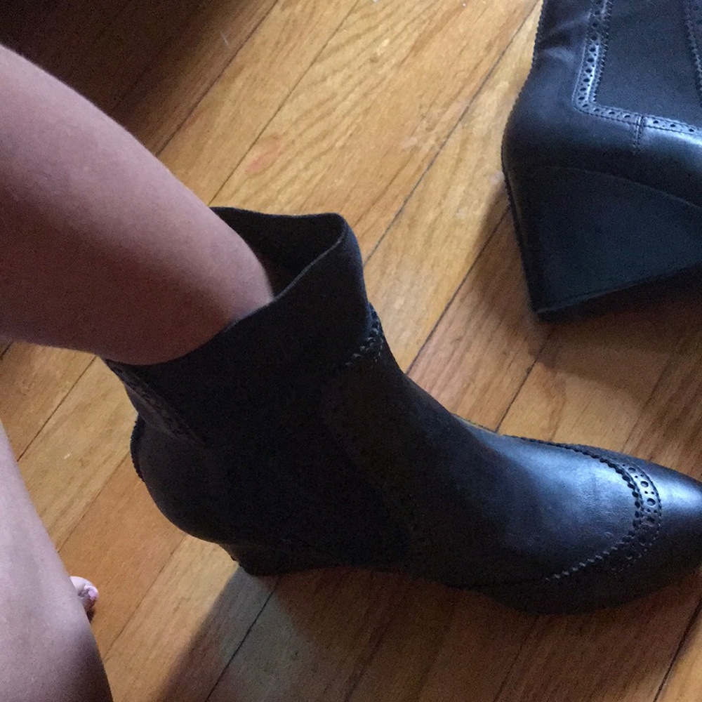 Boots - Picture 7 of 8